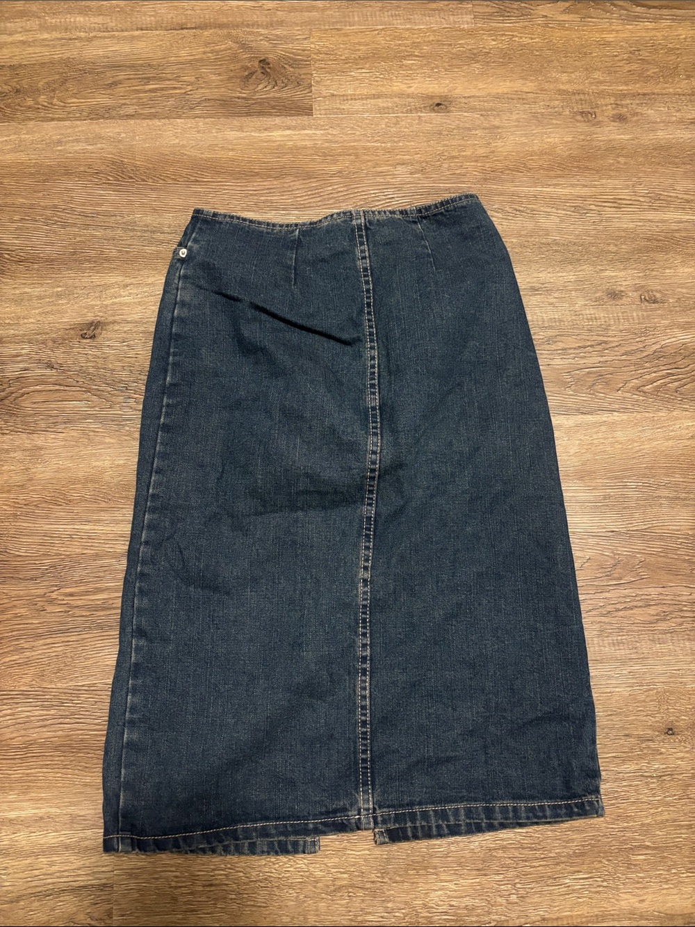 women’s vintage denim skirt - Picture 2 of 3